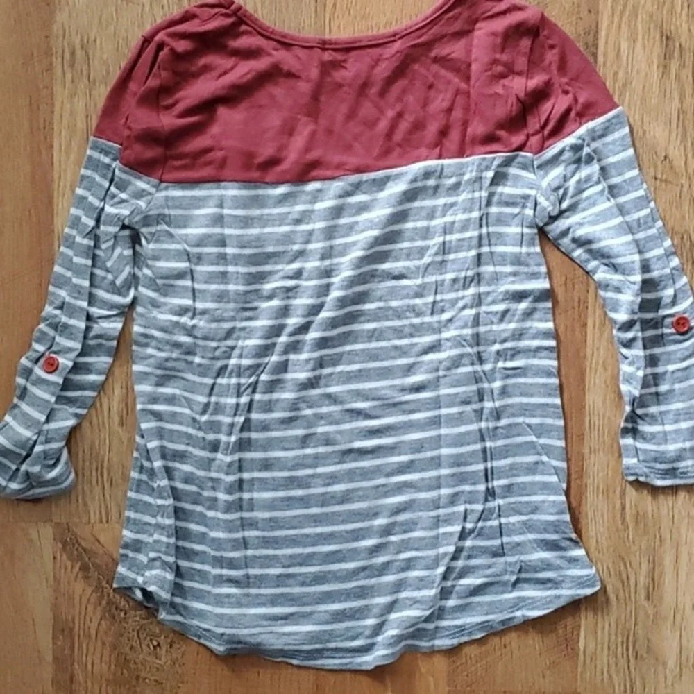 3 Pack Girls‎ Shirts- DSigned, Moa Moa, Circo Medium Size 7-8